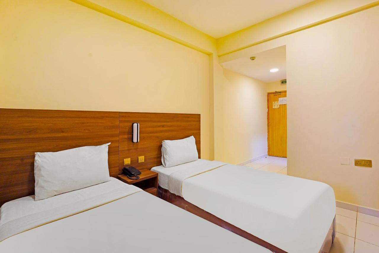 Oyo 925 Emirates Hotel Dubai Eksteriør billede