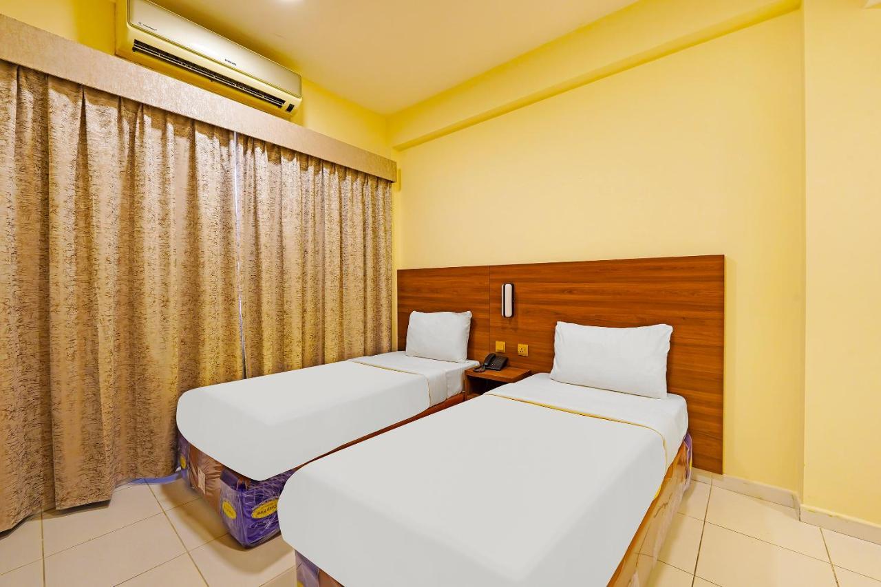 Oyo 925 Emirates Hotel Dubai Eksteriør billede