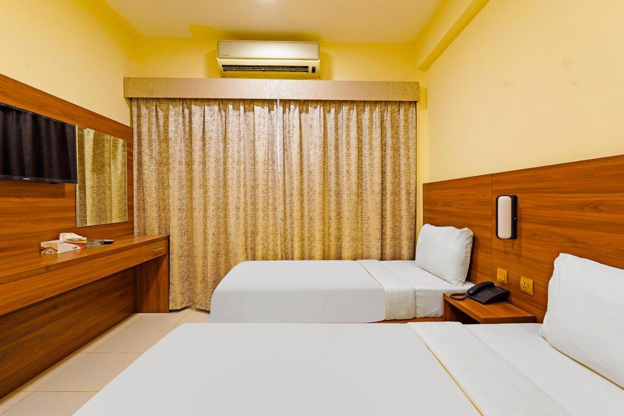 Oyo 925 Emirates Hotel Dubai Eksteriør billede