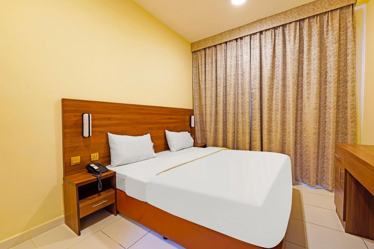 Oyo 925 Emirates Hotel Dubai Eksteriør billede