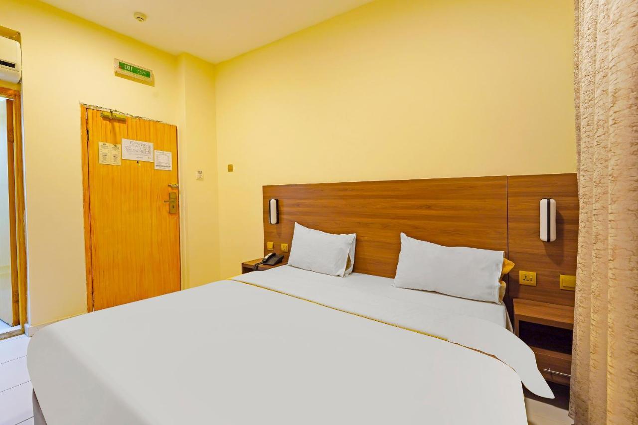 Oyo 925 Emirates Hotel Dubai Eksteriør billede
